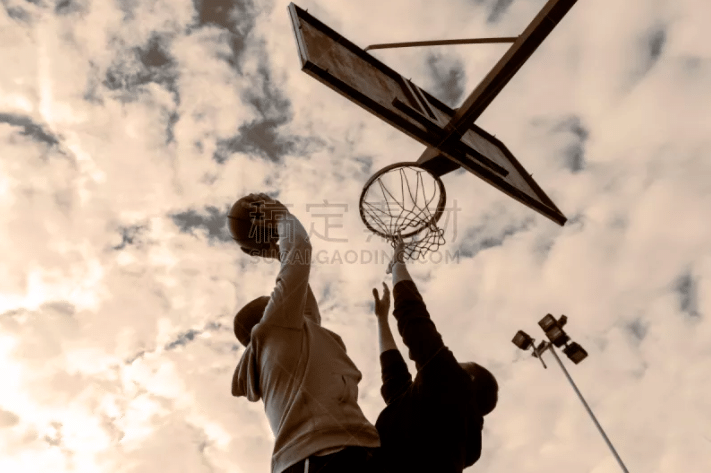 卡佩罗：国米实力更强，但米兰德比取决于莱奥的状态