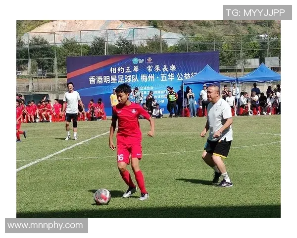 美因茨2-1逆转佛罗伦萨，李在城补时绝杀，霍勒巴赫破门